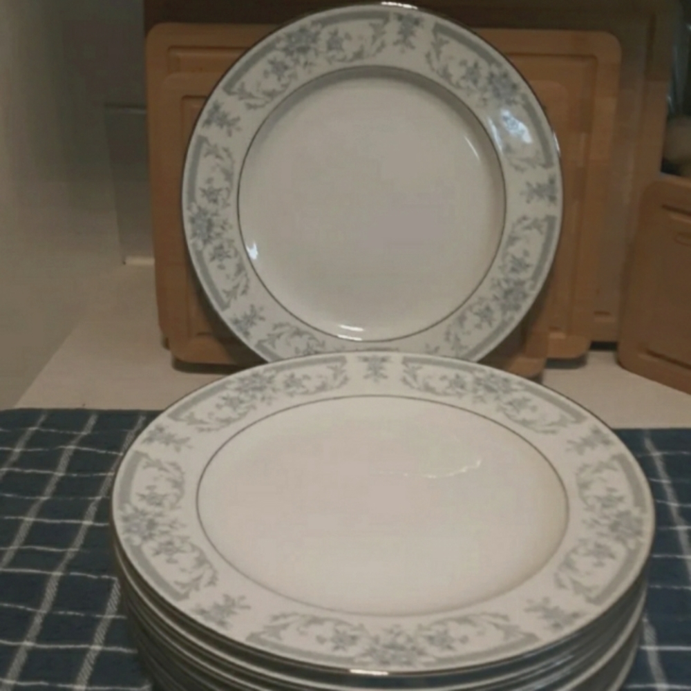 (4) Sheffield BLUE WHISPER  Dinner Plates Porcelain Fine China 1985 GUC